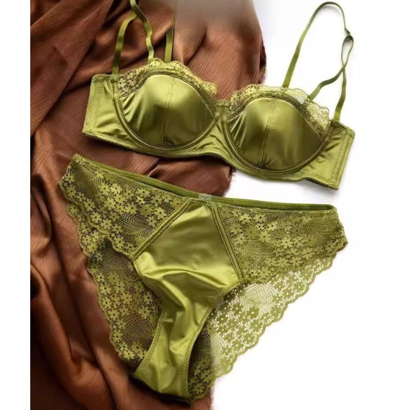Set di biancheria intima europ - Lace Bralette Set recensione e prezzo